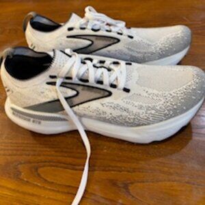 Women's Brooks Glycerin Stealth Fit GTS 21 size 9.5